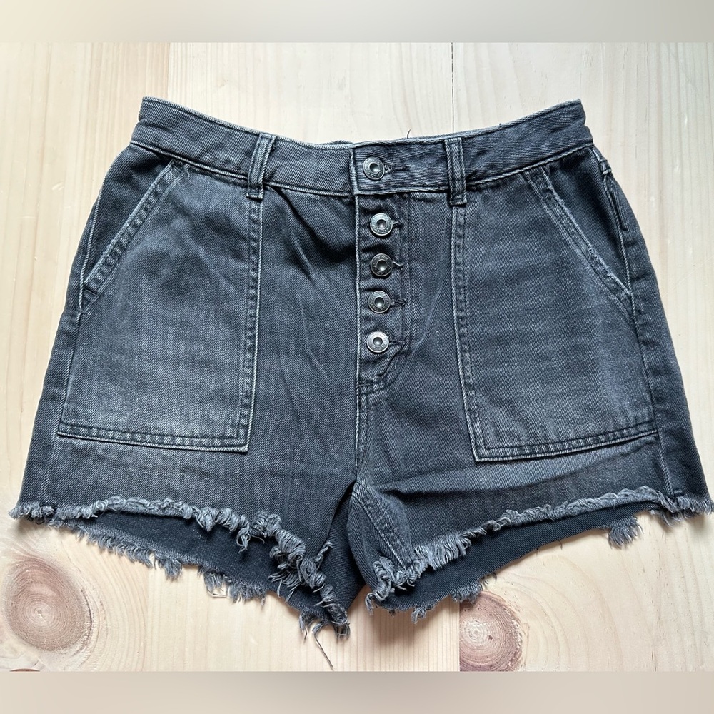 We the Free Jess Carpenter patch pocket cut off Jean Shorts size 26 washed Black